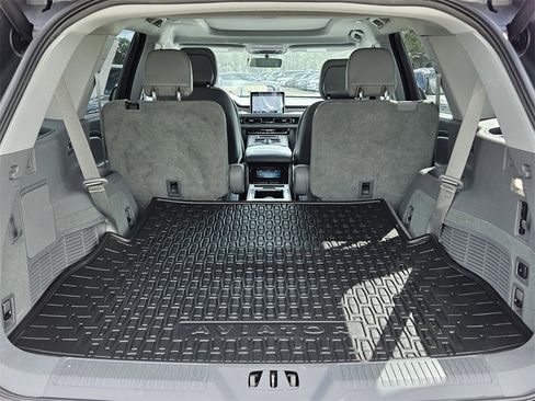 Certified 2020 Lincoln Aviator Reserve w/ Equipment Group 201A image 10