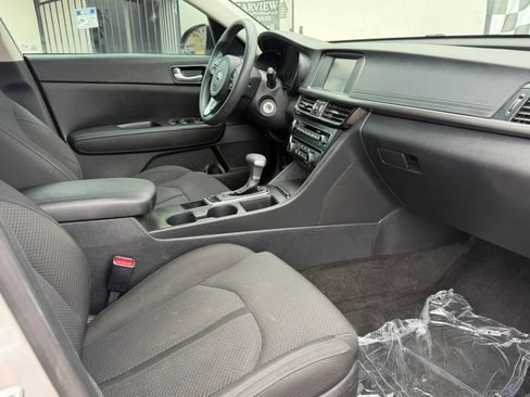 Used 2018 Kia Optima LX FWD image 7