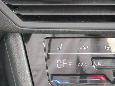 Used 2025 Volkswagen Jetta SE FWD image 26