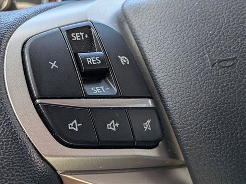 Used 2021 Ford Explorer XLT w/ Equipment Group 202A image 10