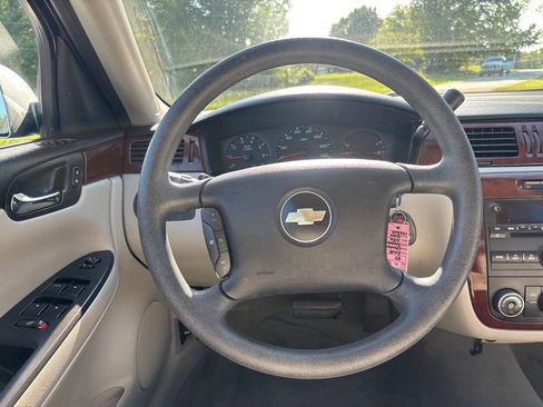 Used 2008 Chevrolet Impala LS FWD image 13