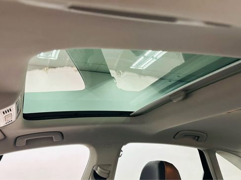 Certified 2023 Volkswagen Jetta SE w/ Panoramic Sunroof Package FWD image 21