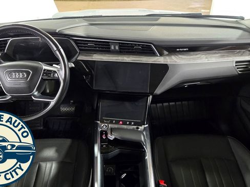 Used 2021 Audi e-tron Premium Plus w/ Premium Plus Package AWD/4WD image 28