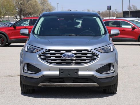 Used 2022 Ford Edge Titanium image 2