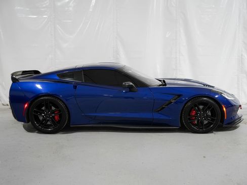 Used 2016 Chevrolet Corvette Stingray Coupe w/ 2LT Preferred Equipment Group RWD image 7