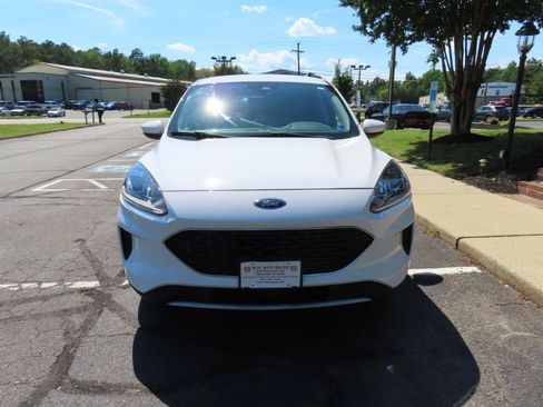 Used 2020 Ford Escape SE FWD image 12