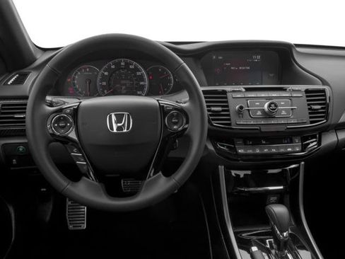 Used 2017 Honda Accord Sport image 13