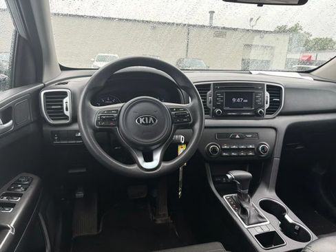 Used 2018 Kia Sportage LX FWD image 10