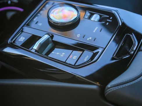 Used 2025 BMW i5 M60 w/ Premium Package image 16