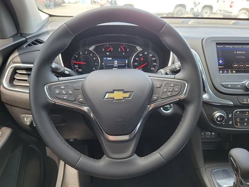 Used 2023 Chevrolet Equinox LT FWD image 19