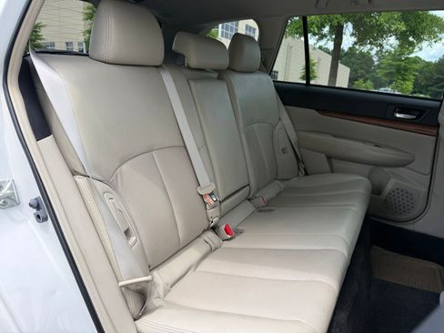 Used 2013 Subaru Outback 2.5i Limited AWD/4WD image 40