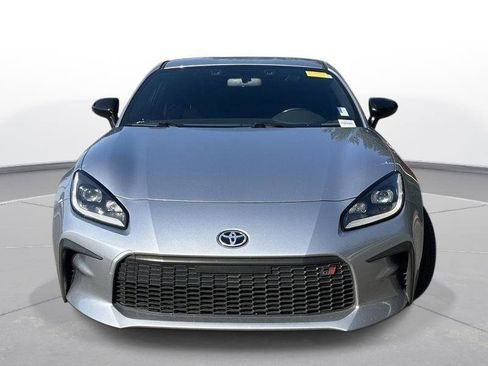 Used 2023 Toyota GR86 RWD image 3