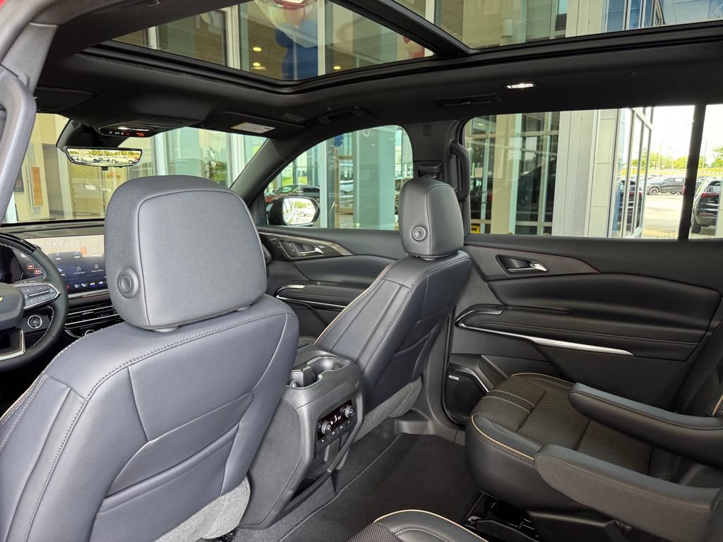 New 2026 Chevrolet Traverse High Country w/ LPO, Floor Liner Package FWD image 24