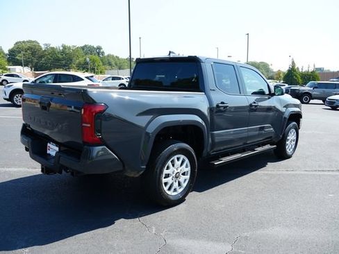 Used 2024 Toyota Tacoma SR5 AWD/4WD image 7