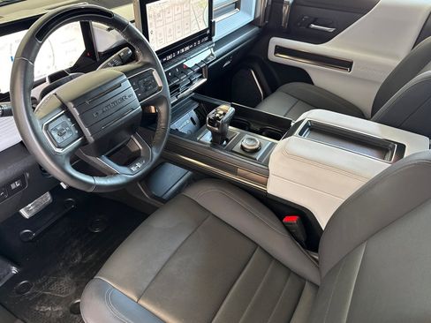Used 2025 GMC Hummer EV 3X w/ LPO, Sport Package AWD/4WD image 9