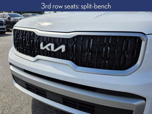 Used 2024 Kia Telluride EX w/ EX Captain's Chair Package FWD image 14