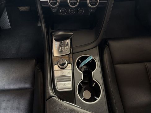 Used 2022 Genesis G70 2.0T AWD/4WD image 21