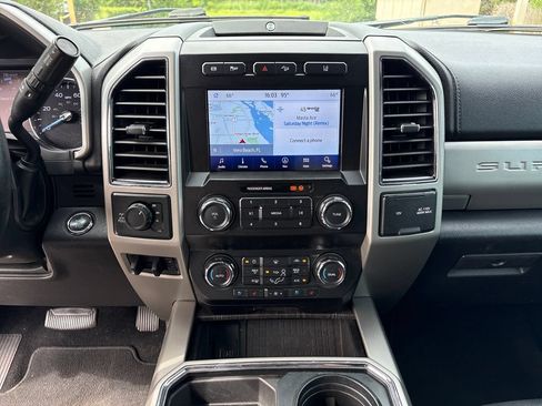 Used 2020 Ford F250 Lariat w/ Lariat Ultimate Package AWD/4WD image 25