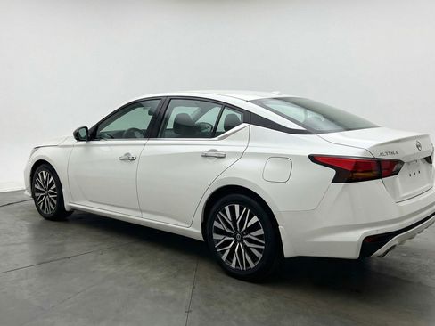 Used 2025 Nissan Altima 2.5 SV image 6