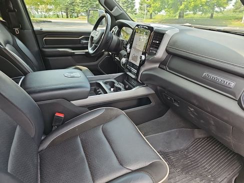 Used 2024 RAM 1500 Laramie AWD/4WD image 10