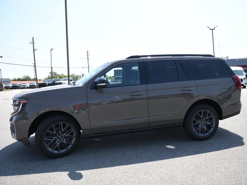 New 2027 Ford Expedition Platinum w/ Stealth Appearance Package RWD image 7