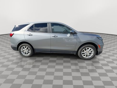 Used 2024 Chevrolet Equinox LT AWD/4WD image 9