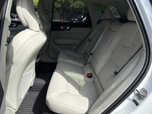 Certified 2026 Volvo XC60 B5 Ultra w/ Protection Package Premier AWD/4WD image 32