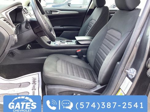 Used 2020 Ford Fusion SE image 14