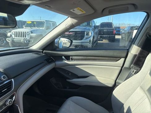 Used 2020 Honda Accord EX image 20