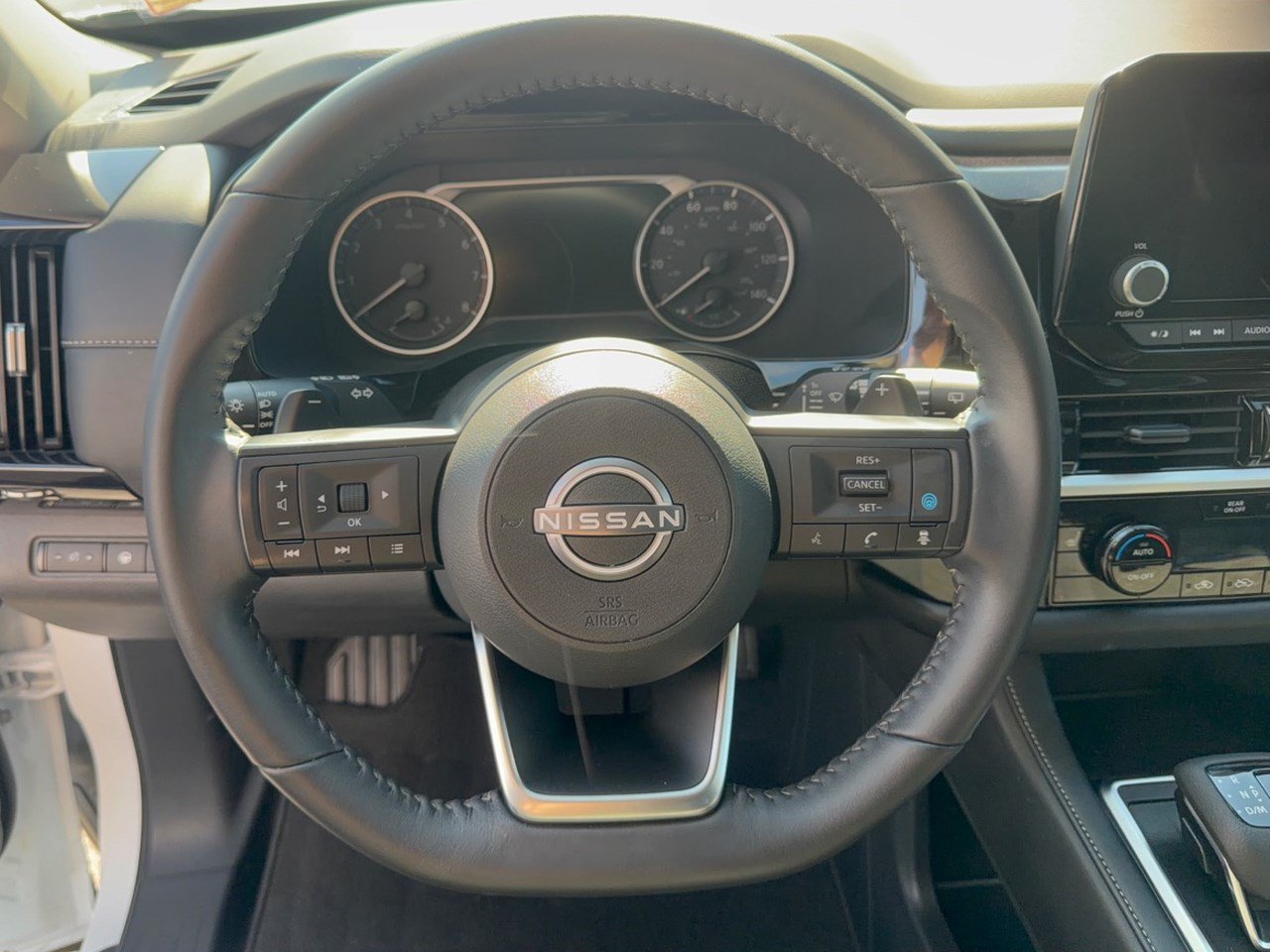 Used 2025 Nissan Pathfinder SV FWD image 14