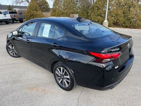 Used 2021 Nissan Versa SV image 7