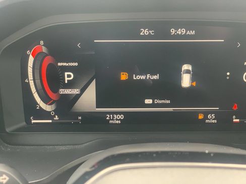 Used 2025 Nissan Rogue SL FWD image 32