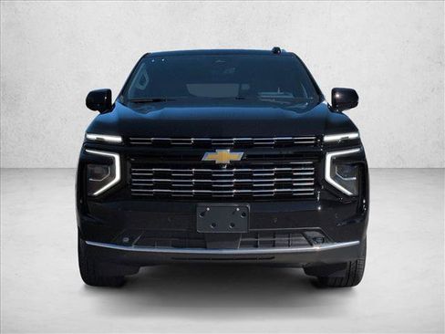 Used 2026 Chevrolet Suburban High Country AWD/4WD image 2