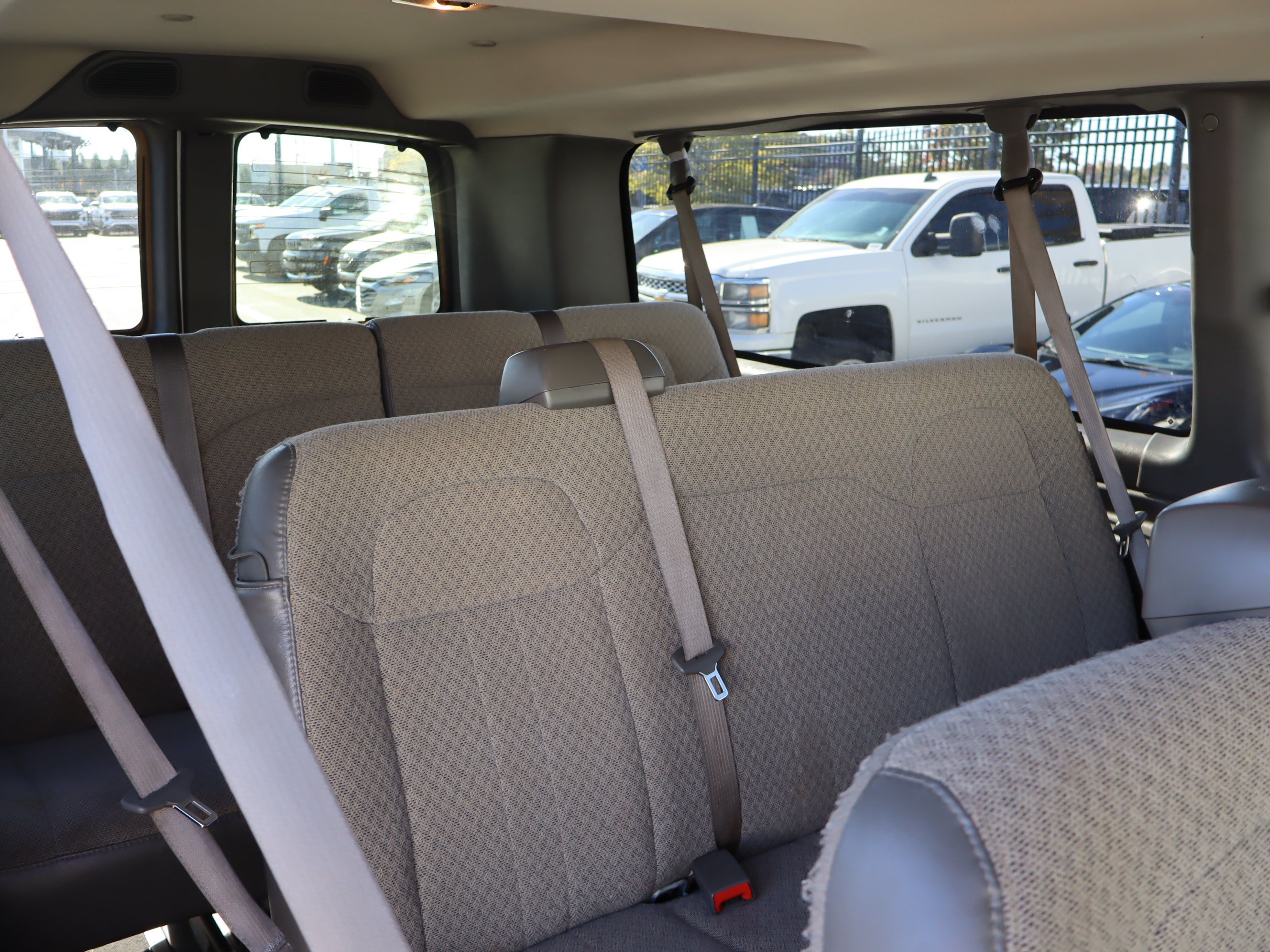 Used 2020 Chevrolet Express 3500 LT w/ LT Preferred Equipment Group RWD image 31