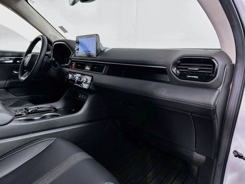 Used 2025 Honda Pilot Touring image 33