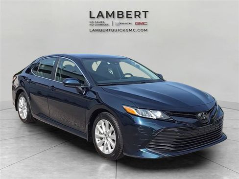 Used 2020 Toyota Camry LE FWD image 7