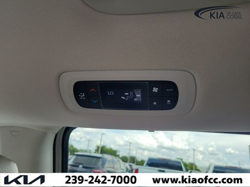 Used 2020 Chrysler Pacifica Touring-L Plus FWD image 16