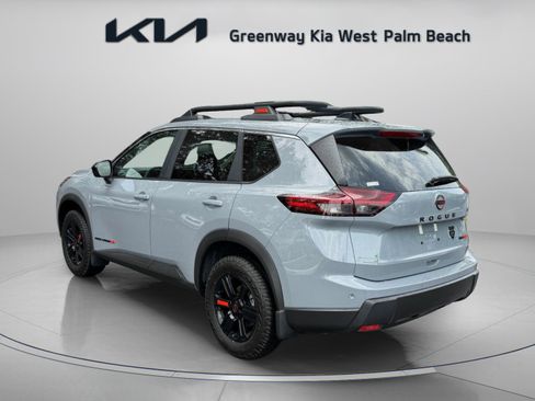 Used 2026 Nissan Rogue SV AWD/4WD image 4