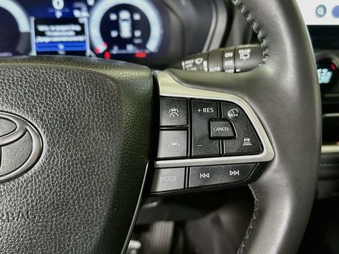 Used 2025 Toyota Grand Highlander AWD Hybrid image 18