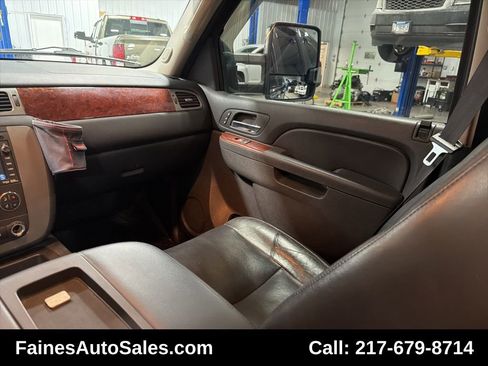 Used 2010 GMC Yukon XL SLT image 49