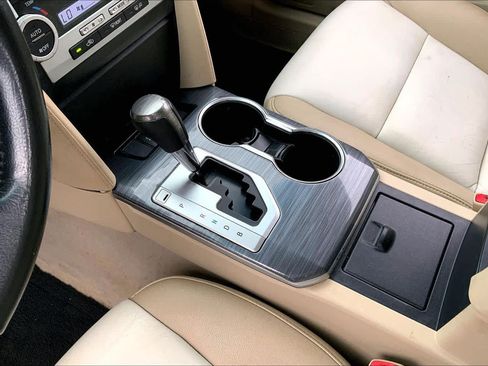 Used 2013 Toyota Camry XLE w/ Convenience Pkg FWD image 17