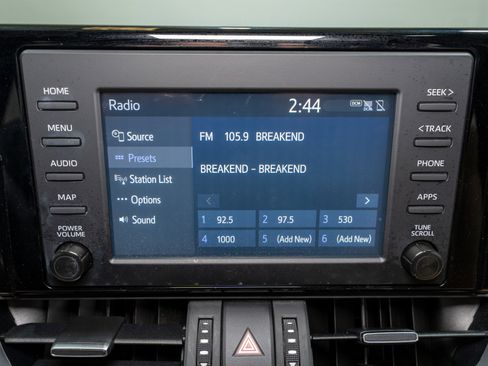 Used 2019 Toyota RAV4 XLE Premium image 18