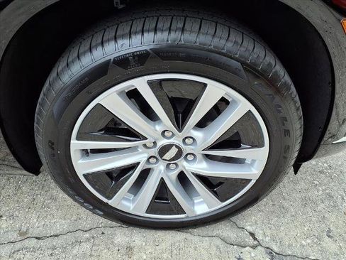 New 2026 Cadillac Vistiq Luxury image 7