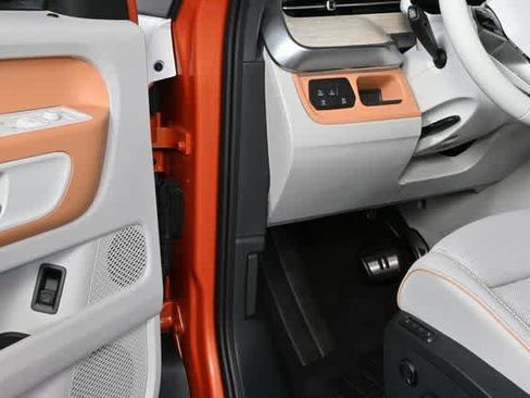 New 2025 Volkswagen ID. Buzz Pro S Plus image 8