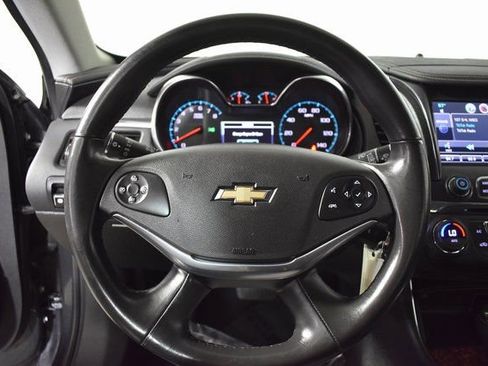 Used 2014 Chevrolet Impala LT image 12