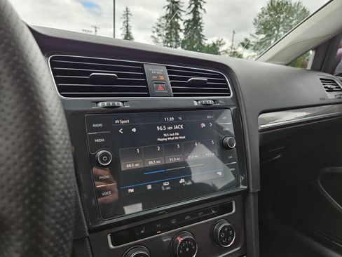 Used 2017 Volkswagen Golf Alltrack S AWD/4WD image 22