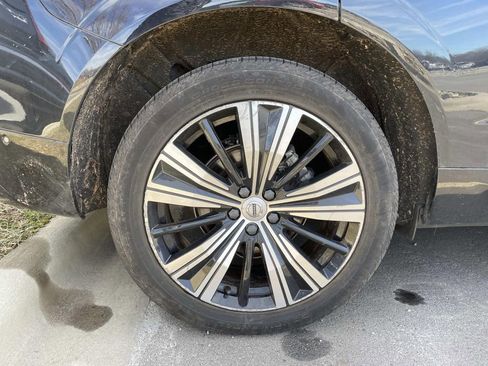 Used 2023 Volvo XC60 B5 Plus w/ Climate Package image 5