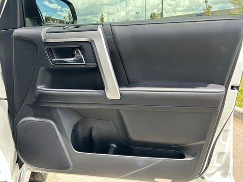 Used 2023 Toyota 4Runner Limited AWD/4WD image 31