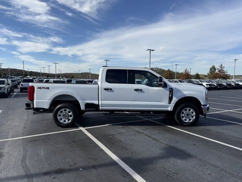 Used 2024 Ford F250 XLT image 9