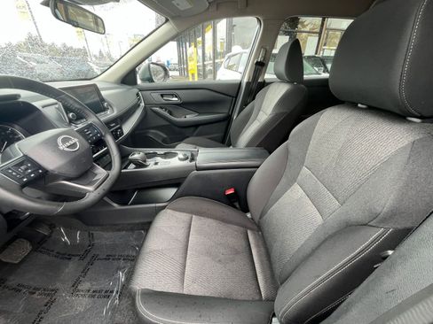 Used 2025 Nissan Rogue SV image 29